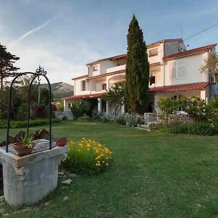 Apartment Two-bedroom In Rab Xv *