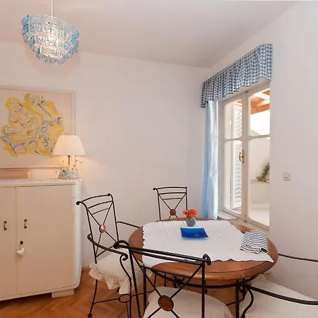 Apartment Two-bedroom In Rab Xv *